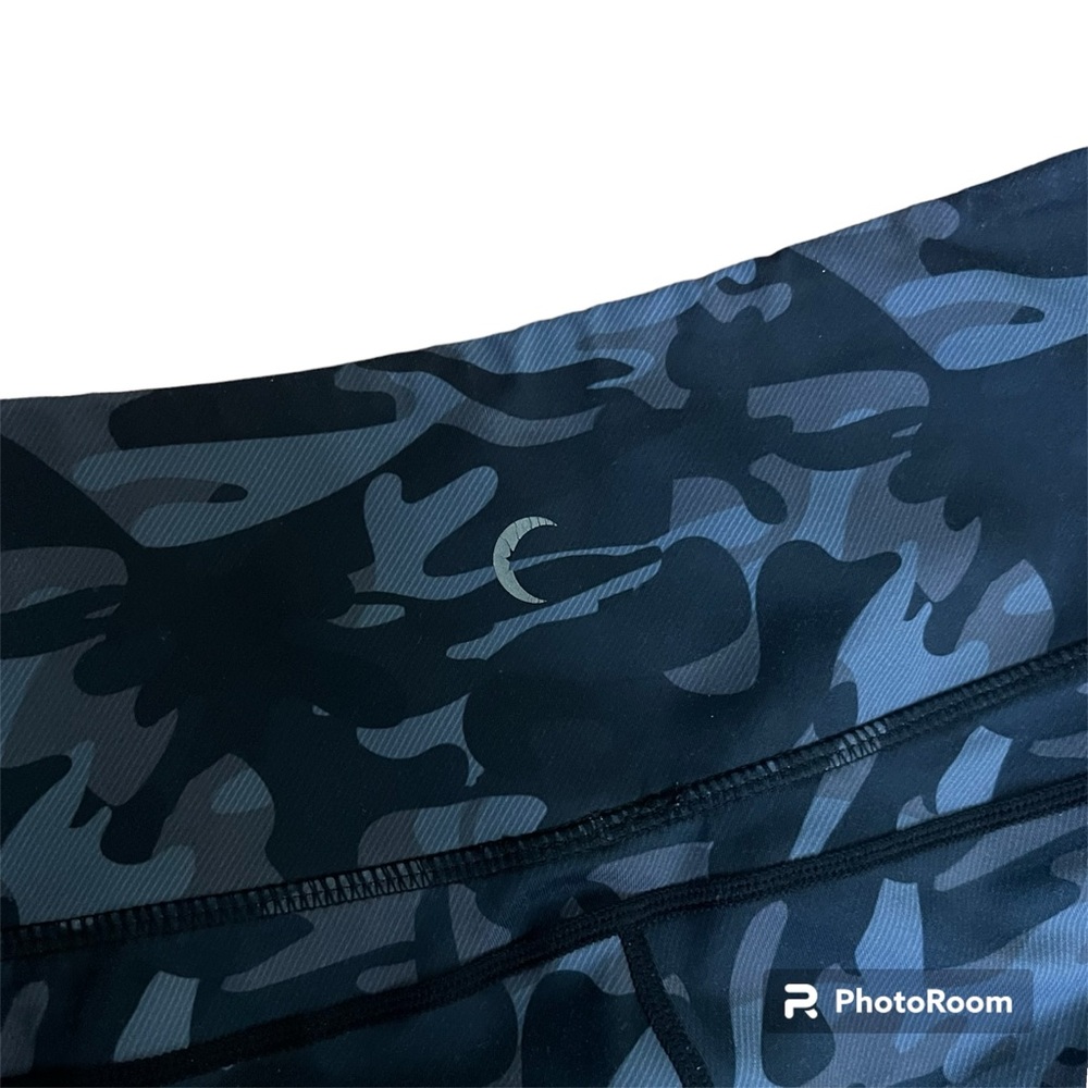 Zyia Active Camo Black Leggings size large - Picture 3 of 4